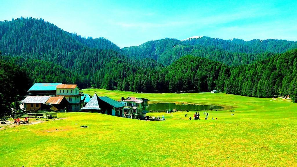 Hotel Cozy Swiss Meadows à Khajjiar Extérieur photo