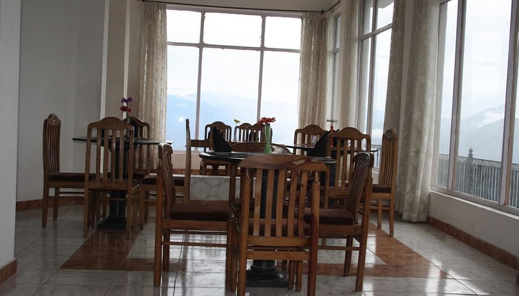 Hotel Cozy Swiss Meadows à Khajjiar Extérieur photo