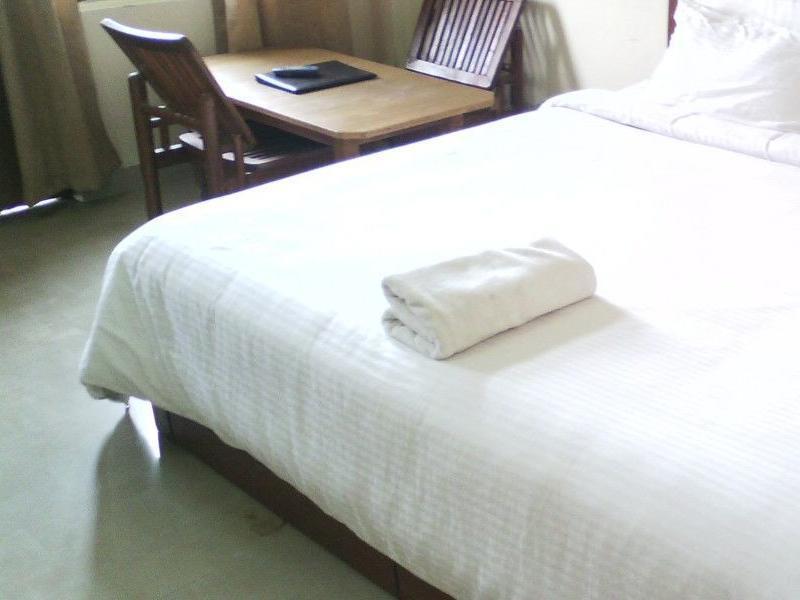 Hotel Cozy Swiss Meadows à Khajjiar Extérieur photo