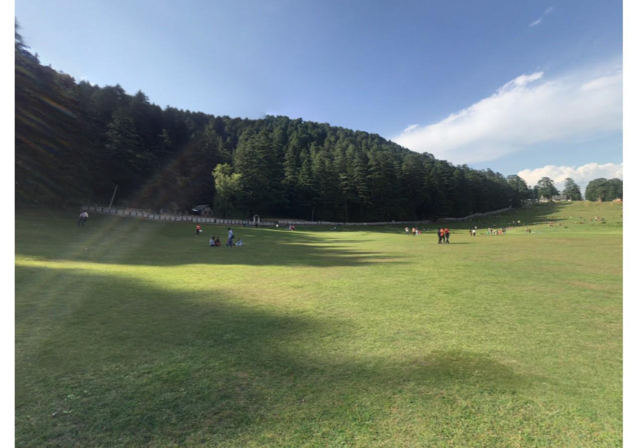 Hotel Cozy Swiss Meadows à Khajjiar Extérieur photo