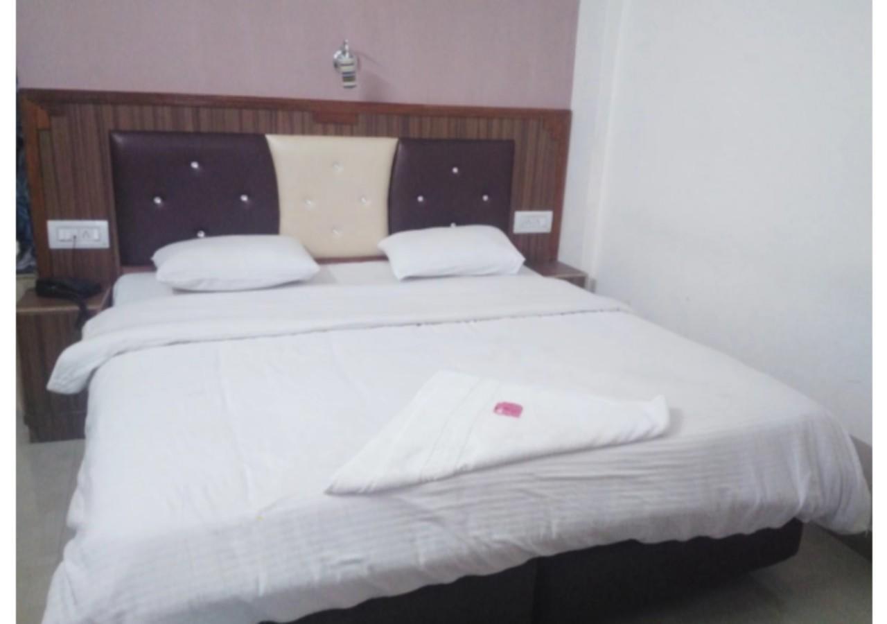 Hotel Cozy Swiss Meadows à Khajjiar Extérieur photo